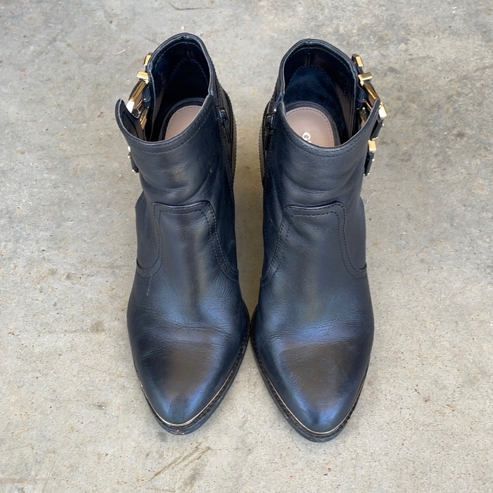 Black Gianni Bini booties